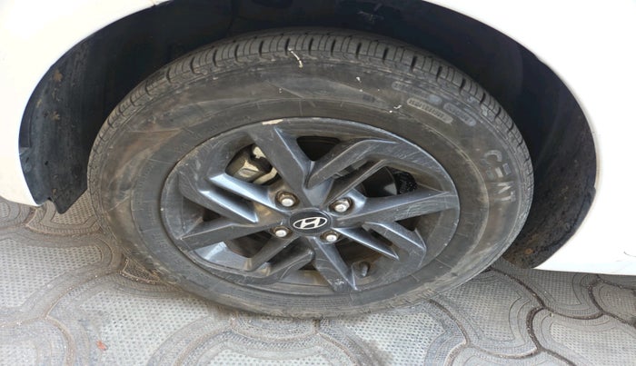 2021 Hyundai GRAND I10 NIOS SPORTZ 1.2 KAPPA VTVT CNG, CNG, Manual, 65,943 km, tyre