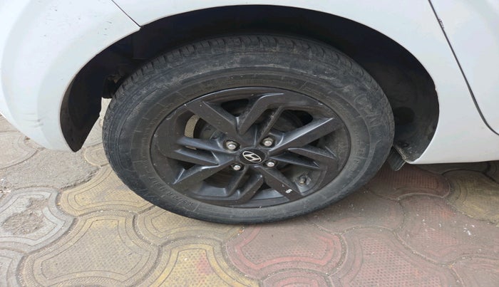 2021 Hyundai GRAND I10 NIOS SPORTZ 1.2 KAPPA VTVT CNG, CNG, Manual, 65,943 km, tyre