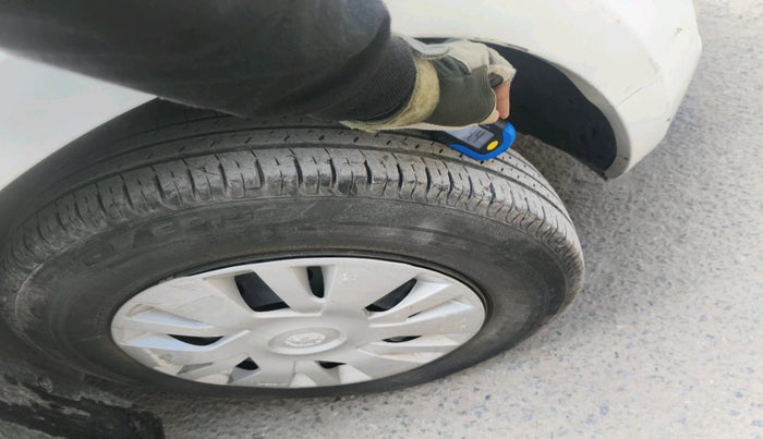 2018 Maruti Swift VXI, Petrol, Manual, 32,538 km, tyre