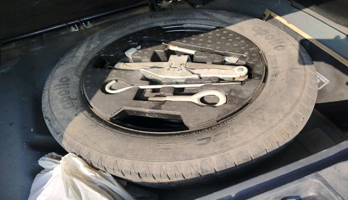 2018 Maruti S Cross ZETA 1.3, Diesel, Manual, 1,16,168 km, tyre