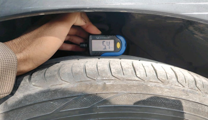 2016 Maruti S Cross ZETA 1.3, Diesel, Manual, 1,46,458 km, tyre