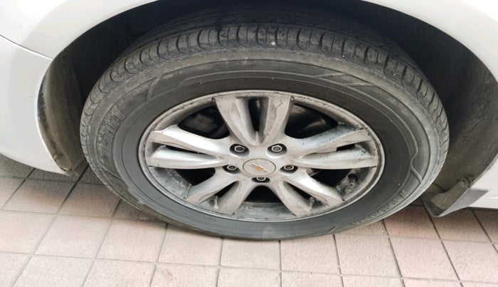 2015 Chevrolet Cruze LTZ AT, Diesel, Automatic, 86,274 km, tyre