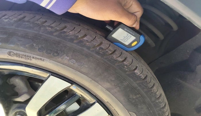 2020 Maruti Vitara Brezza LXI, Petrol, Manual, 85,007 km, tyre