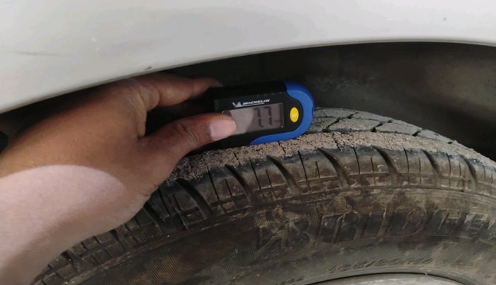 2018 Maruti Swift VXI AMT, Petrol, Automatic, 1,13,896 km, tyre