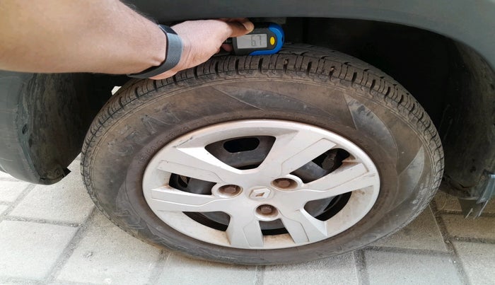 2016 Renault Kwid RXT 1.0 AMT, Petrol, Automatic, 68,488 km, tyre