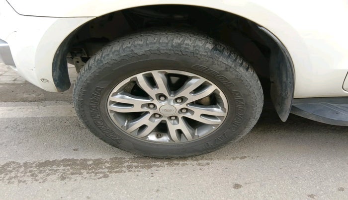 2017 Ford Endeavour TITANIUM 3.2 4X4 AT, Diesel, Automatic, 1,27,179 km, tyre