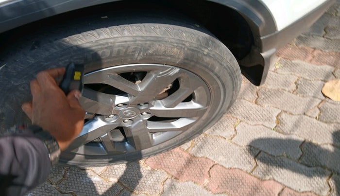 2021 Tata Safari XT PLUS, Diesel, Manual, 35,922 km, tyre