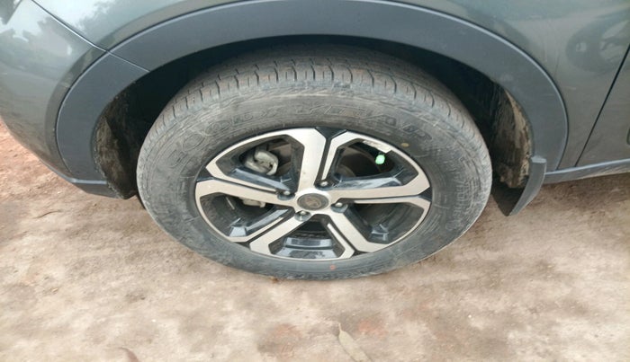 2023 Tata NEXON XZ Plus LUX, Petrol, Manual, 13,331 km, tyre