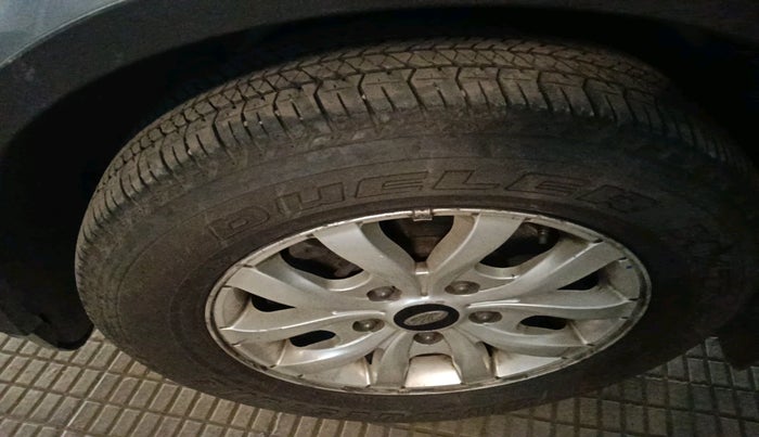 2015 Mahindra XUV500 W10, Diesel, Manual, 1,49,965 km, tyre