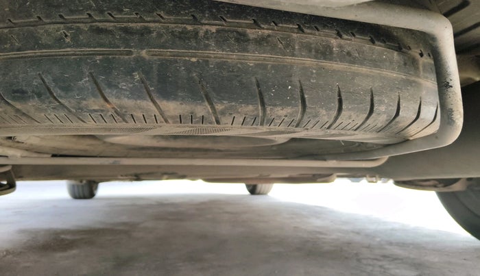 2015 Maruti Ertiga VXI CNG, Petrol, Manual, 74,662 km, tyre