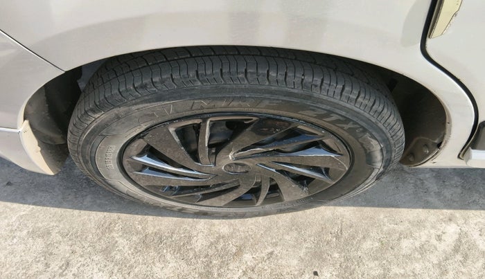 2015 Maruti Ertiga VXI CNG, Petrol, Manual, 74,662 km, tyre