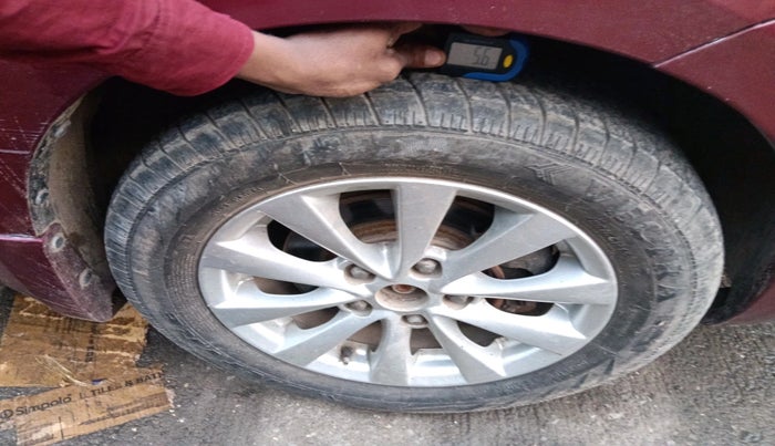 2015 Maruti Ertiga ZXI, Petrol, Manual, 1,04,094 km, tyre