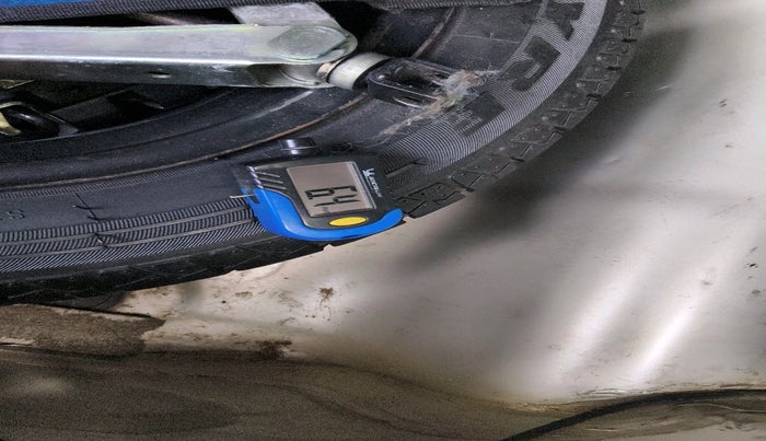 2011 Hyundai Eon MAGNA O, Petrol, Manual, 86,493 km, tyre