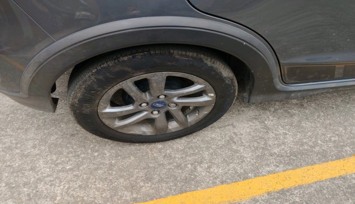 2021 Ford FREESTYLE TITANIUM 1.2 PETROL, Petrol, Manual, 42,725 km, tyre