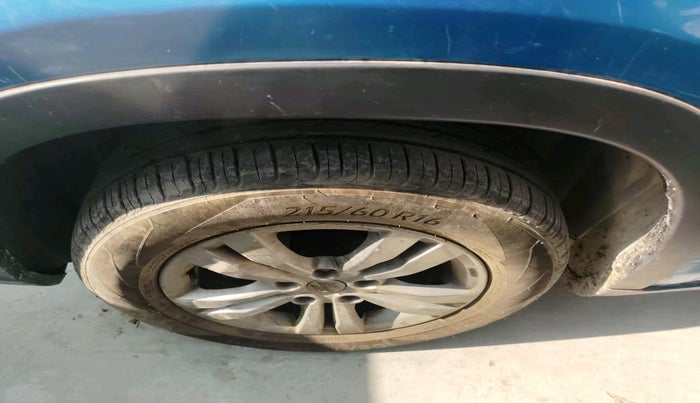 2016 Maruti Vitara Brezza ZDI PLUS DUAL TONE, Diesel, Manual, 90,538 km, tyre