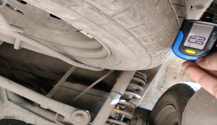 2010 Maruti Eeco 7 STR, Petrol, Manual, 52,936 km, tyre