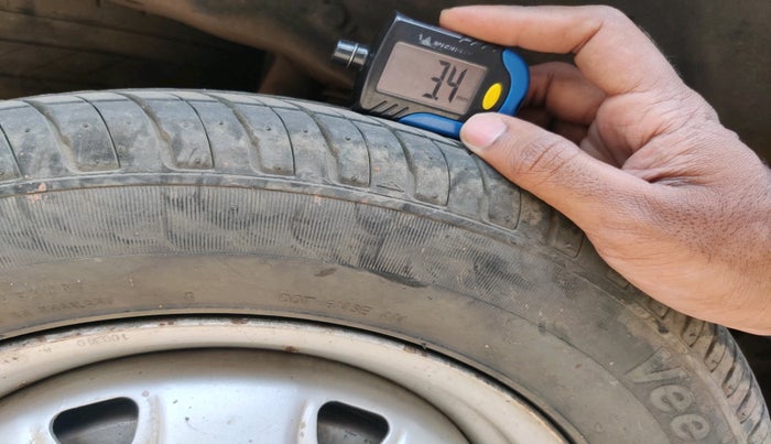 2010 Maruti Eeco 7 STR, Petrol, Manual, 52,936 km, tyre