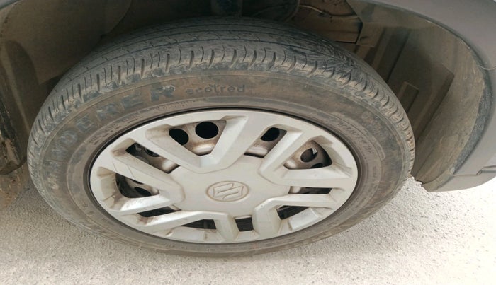 2021 Maruti Vitara Brezza LXI, Petrol, Manual, 55,470 km, tyre