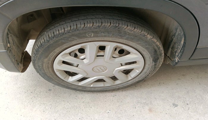 2021 Maruti Vitara Brezza LXI, Petrol, Manual, 55,470 km, tyre