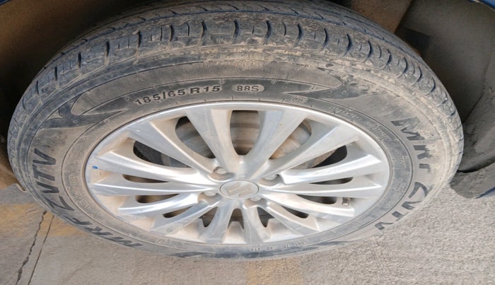 2019 Maruti Ciaz DELTA 1.5 SHVS MT PETROL, Petrol, Manual, 63,827 km, tyre