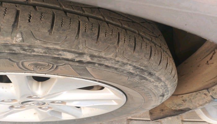 2018 Toyota Innova Crysta 2.4 VX 7 STR, Diesel, Manual, 2,22,728 km, tyre