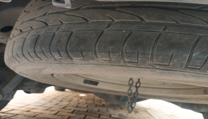 2018 Toyota Innova Crysta 2.4 VX 7 STR, Diesel, Manual, 2,22,728 km, tyre