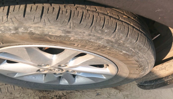 2018 Toyota Innova Crysta 2.4 VX 7 STR, Diesel, Manual, 2,22,728 km, tyre