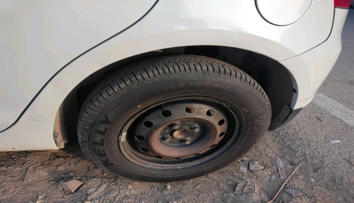 2017 Maruti Swift VXI, Petrol, Manual, 43,522 km, tyre