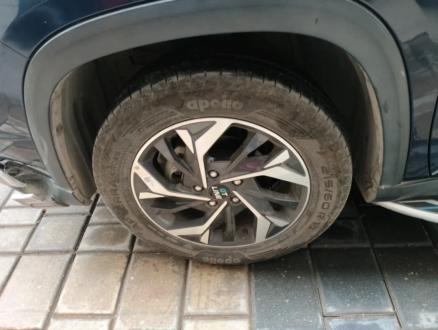 2023 Maruti Grand Vitara SIGMA SMART HYBRID, Petrol, Manual, 28,233 km, tyre