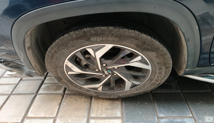 2023 Maruti Grand Vitara SIGMA SMART HYBRID, Petrol, Manual, 28,233 km, tyre