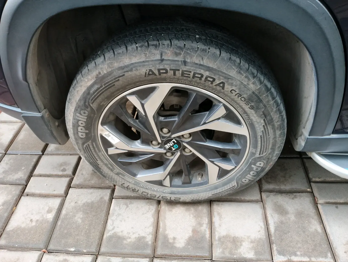 2023 Maruti Grand Vitara SIGMA SMART HYBRID, Petrol, Manual, 28,233 km, tyre