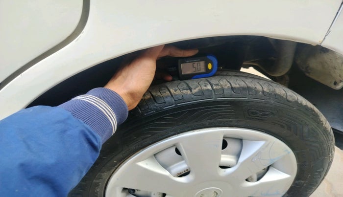 2011 Maruti Wagon R 1.0 LXI, Petrol, Manual, 89,775 km, tyre