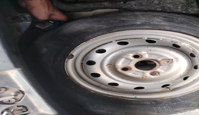 2011 Maruti Wagon R 1.0 LXI, Petrol, Manual, 89,775 km, tyre