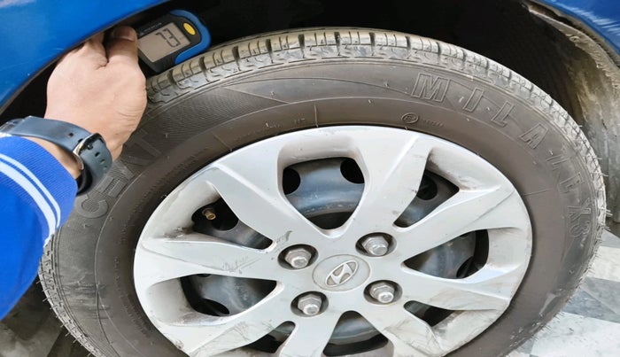 2014 Hyundai Eon 1.0 MAGNA +, Petrol, Manual, 60,820 km, tyre