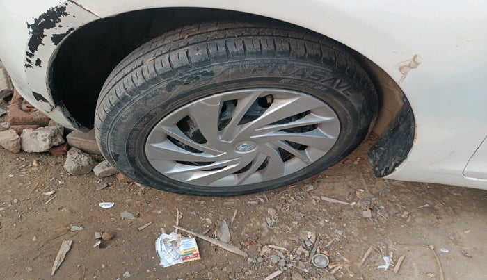 2012 Maruti Swift VXI, Petrol, Manual, 1,14,664 km, tyre