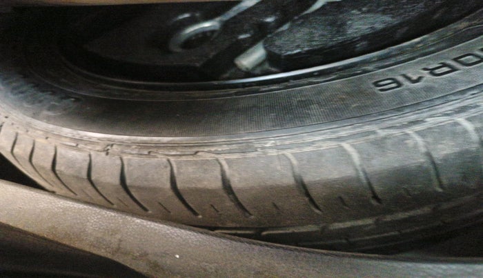 2017 Honda WR-V 1.5L I-DTEC VX MT, Diesel, Manual, 2,04,492 km, tyre