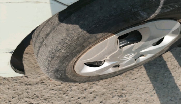 2016 Tata Tiago XT PETROL, Petrol, Manual, 51,938 km, tyre