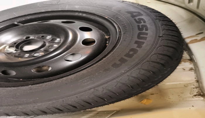 2016 Tata Tiago XT PETROL, Petrol, Manual, 51,938 km, tyre