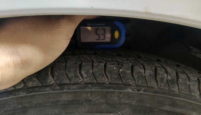 2015 Hyundai i10 SPORTZ 1.1, Petrol, Manual, 28,884 km, tyre