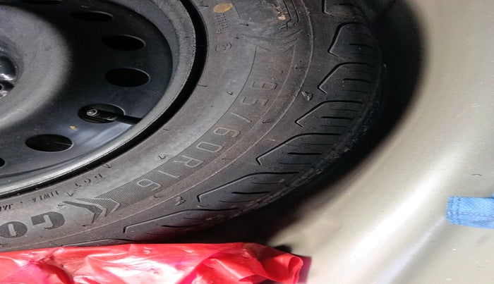 2024 Maruti FRONX DELTA PLUS 1.2L AGS, Petrol, Automatic, 3,503 km, tyre