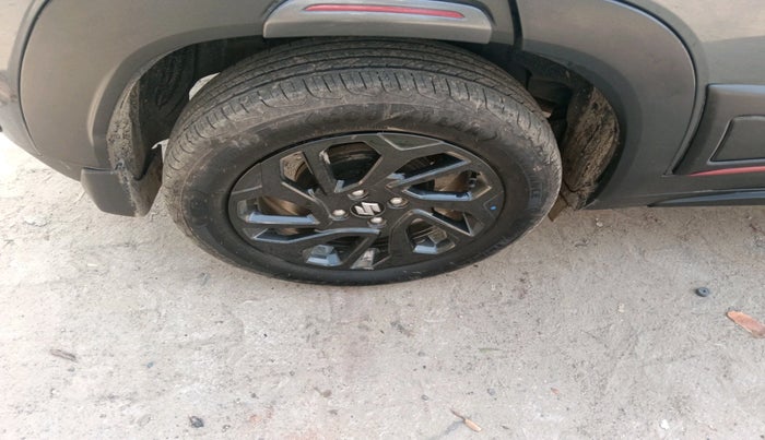 2024 Maruti FRONX DELTA PLUS 1.2L AGS, Petrol, Automatic, 3,503 km, tyre