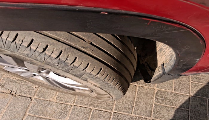 2016 Maruti Vitara Brezza ZDI, Diesel, Manual, 95,182 km, tyre