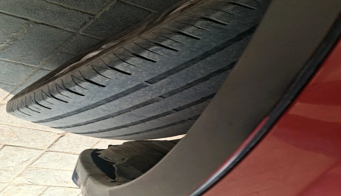 2016 Maruti Vitara Brezza ZDI, Diesel, Manual, 95,182 km, tyre