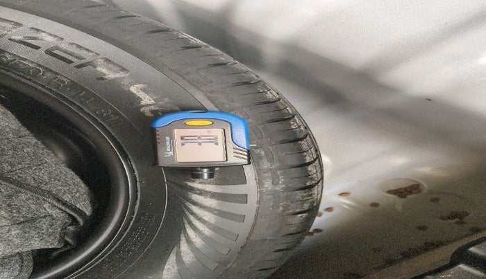 2024 Hyundai EXTER SX(O) 1.2 AMT, Petrol, Automatic, 8,999 km, tyre