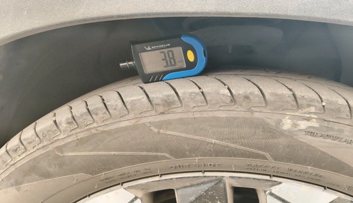 2024 Hyundai EXTER SX(O) 1.2 AMT, Petrol, Automatic, 8,999 km, tyre