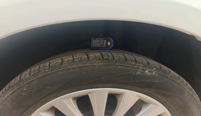 2014 Maruti Ciaz VXI, Petrol, Manual, 50,035 km, tyre