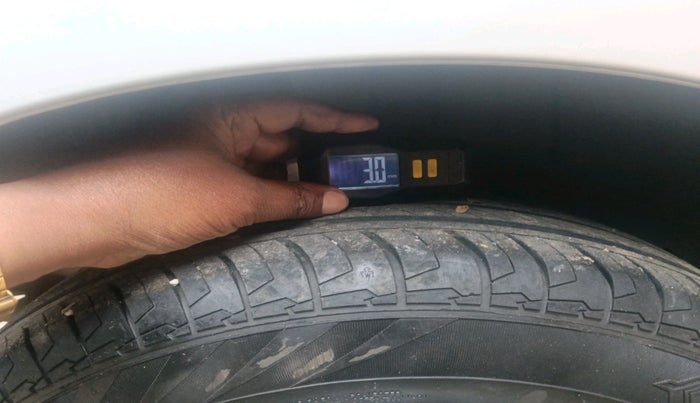 2021 Maruti Swift VXI, Petrol, Manual, 40,261 km, tyre