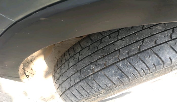 2020 Mahindra XUV300 W6 1.5 DIESEL AMT, Diesel, Automatic, 1,33,003 km, tyre