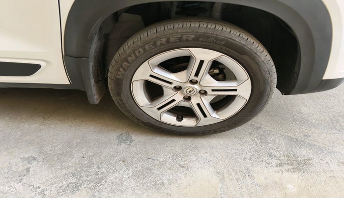 2024 Renault Kiger RXT AMT, Petrol, Automatic, 6,414 km, tyre