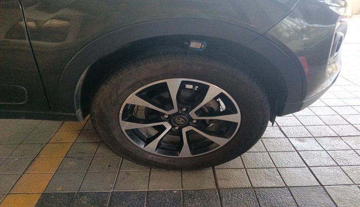 2020 Tata NEXON XZ PLUS SUNROOF PETROL DUAL TONE, Petrol, Manual, 63,315 km, tyre